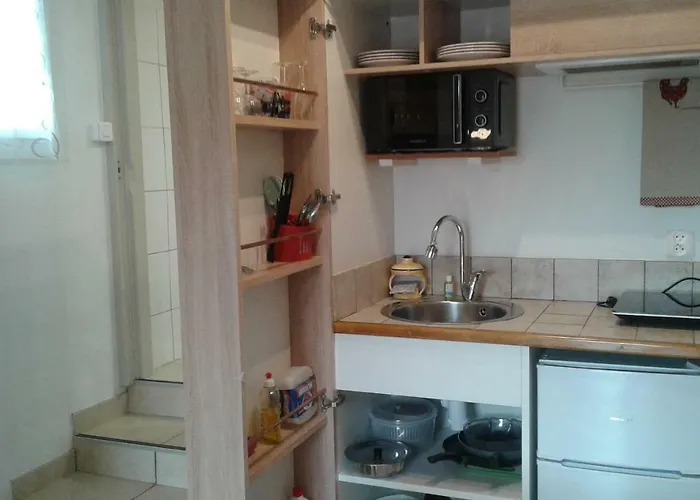 Apartment Centre *